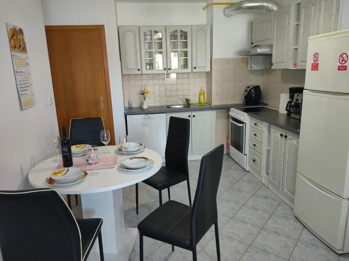 Apartman Bela Lejlighed Pula Eksteriør billede